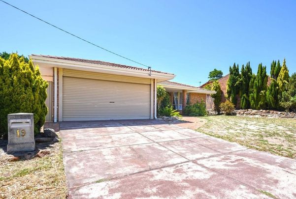 19 Parry Avenue, 6150, Bateman Wa - Photo 1