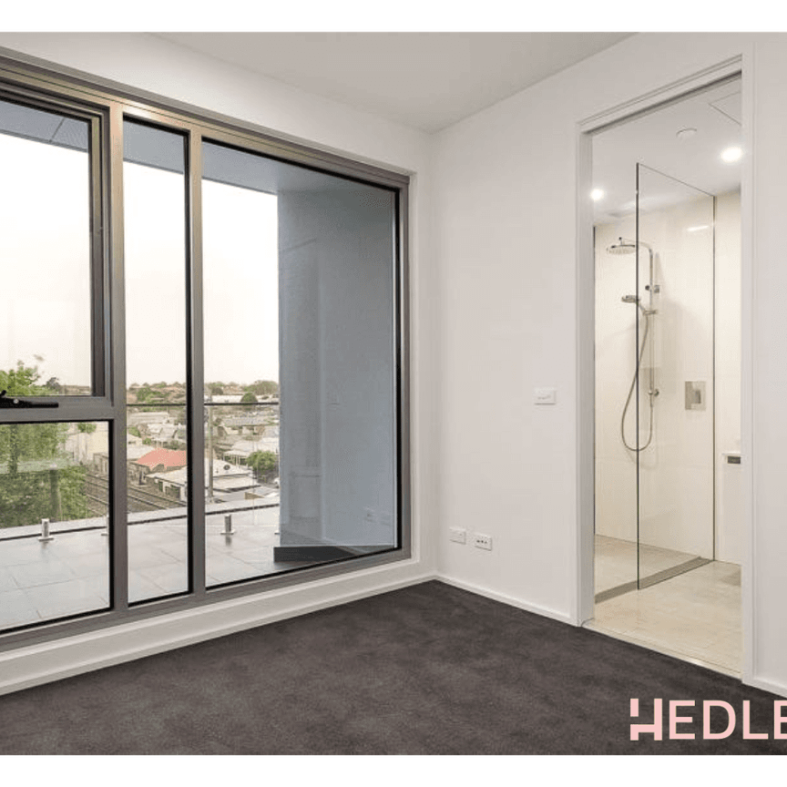 N E L S O N - Photo 1