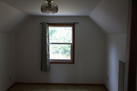 For Lease - 16 Clairlea Crescent, Toronto, Ontario - Photo 3