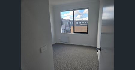 Low-Maintenance, Brand New Home – Ready to Move In! - Photo 5