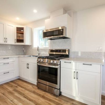 Brentwood Bay - 3 bed/2 bath suite for rent - Photo 3