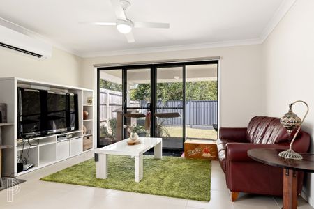 76 Spruce Circuit, Hillcrest QLD 4118 - House For Rent | Domain - Photo 3