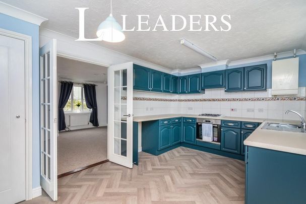 3 bedroom semi-detached house to rent - Photo 1