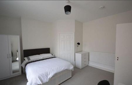 5 bedroom terraced house to rent - Photo 2