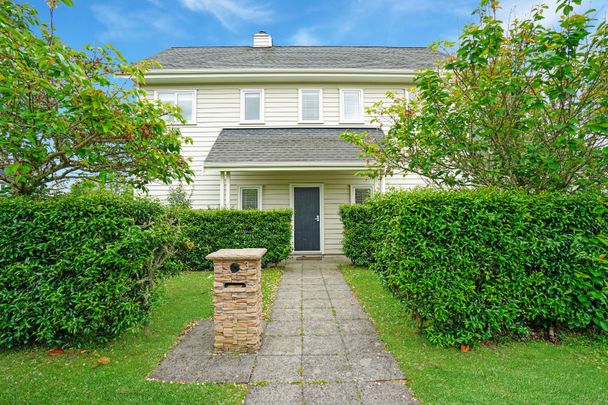 Prestigious Karaka Lakes Living - Photo 1