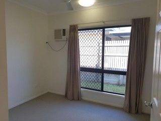 BEAUTIFUL FAMILY HOME - Photo 3