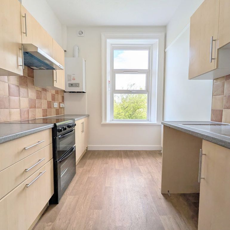 To Let – Seabank Road, Southport Town Centre – 2 Bedroom Duplex Apartment - Photo 1