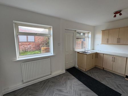 2 bedroom terraced house to rent - Photo 2