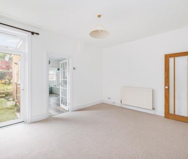 3 bedroom terraced house to rent - Photo 4