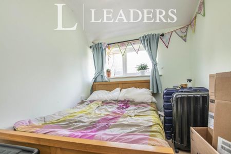 3 bedroom terraced house to rent - Photo 4