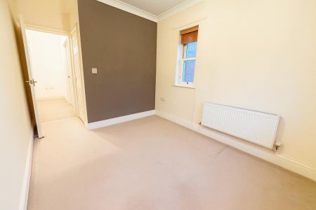 Haydon Place, Guildford - 2 bedrooms Property for lettings - Seymours - Photo 2