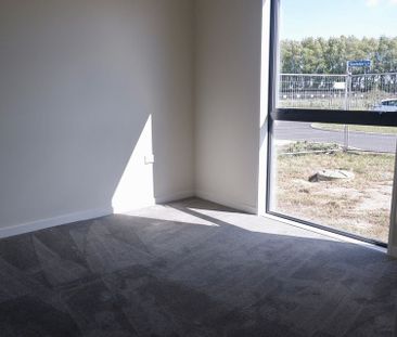 Charming 3BR Halswell Haven w/ Garden - Photo 2