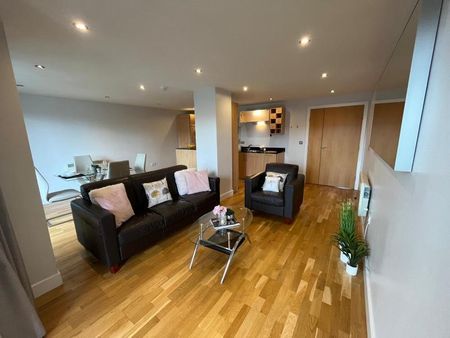 2 bedroom flat to rent - Photo 2