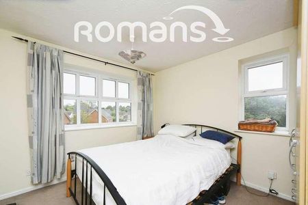 Thorley Court, Swindon, SN25 - Photo 2