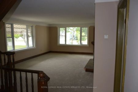 Property For Lease | X9271215 - Photo 2