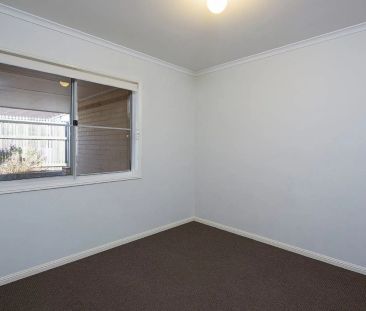 Spacious 3-Bedroom Villa in Quiet Carindale Village with Pool Access - Photo 3