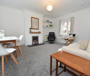 4 bedroom end of terrace house to rent - Photo 1