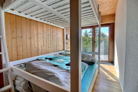 Appartement récemment rénvoé situé sur la place du village à la location à la semaine - Photo 3