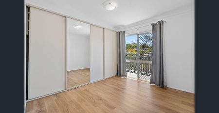 Spacious Family home with Dual Living Opportunities! - Photo 5