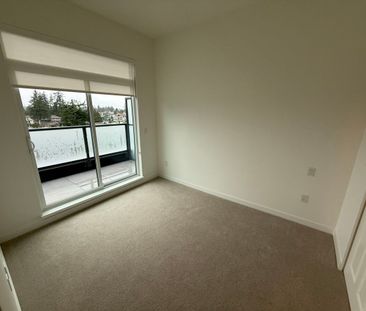 Modern Condo in Surrey - Photo 3