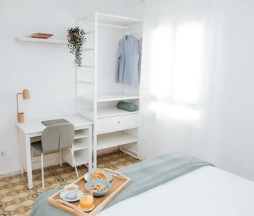 Ronda de Sant Pau, Barcelona, Catalonia 08015 - Photo 4