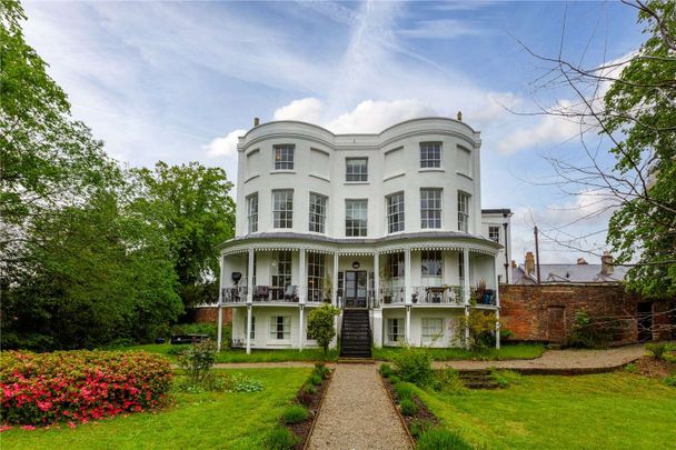 Duplex apartment in stunning Grade II listed building in central Tunbridge Wells location - Photo 1