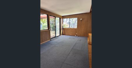 Spacious 3-Bedroom Family Home with Rumpus Room & Workshop - Photo 2