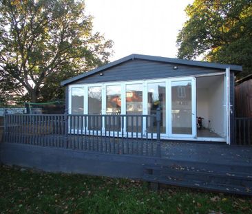 4 bedroom semi-detached house to rent - Photo 3