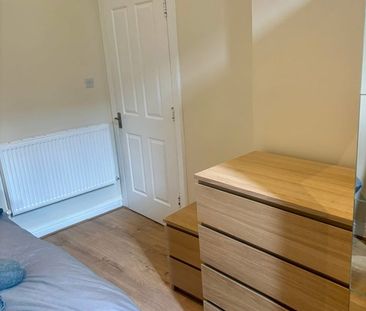 Room in a Shared House, Barclay Place, EH10 - Photo 4