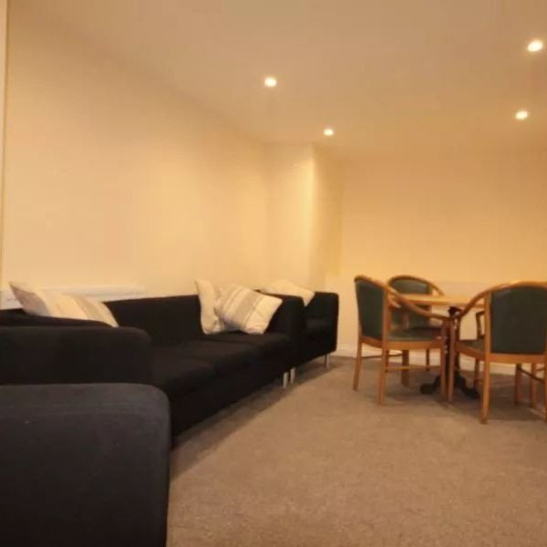 6 Bed - 5 Winston Gardens, Headingley, Leeds - LS6 3LA - Student - Photo 1