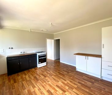 21 Richmond Crescent, Geelong - Photo 4