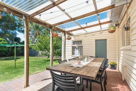 Family Friendly Home - Photo 5