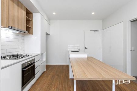 APARTMENT LIVING - Photo 4