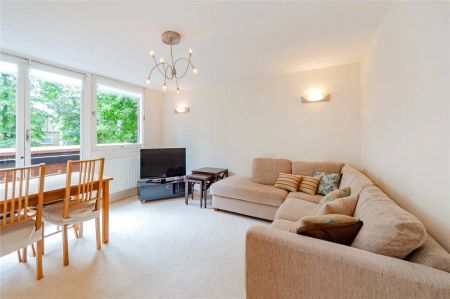 2 bedroom flat in Golders Green - Photo 5