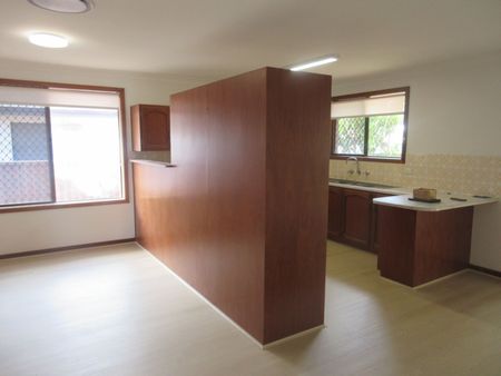 Ocean Glimpses & Golden Sands: Coastal Living at Its Finest - Photo 2