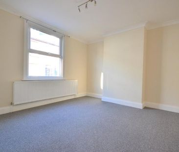 4 bedroom terraced house to rent - Photo 3