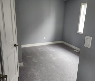 For Lease - 2012 Evans Boulevard, London South, Ontario - Photo 2