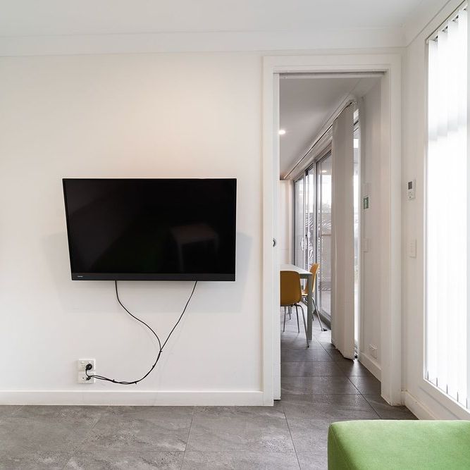 10-bedroom shared house, Norman St - Photo 1