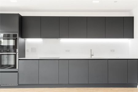 2 Bed Flat, Wheatstone Gardens, W10 - Photo 4