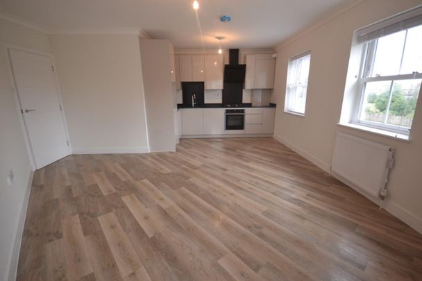 1 bedroom Flat To Let - Photo 1