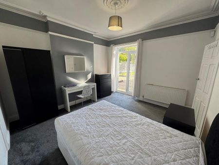 1 bedroom in a house share to rent - Photo 3