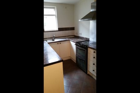 3 Bed Maisonette, Eastcote Road, HA2 - Photo 4