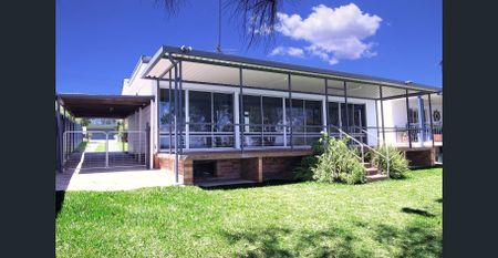 Waterfront Cottage with Phenomenal Views - Photo 5