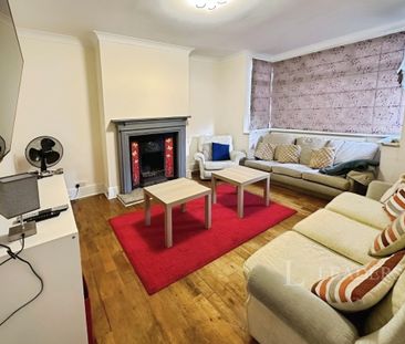 Earlham Green Lane, Norwich, NR5 - Photo 3