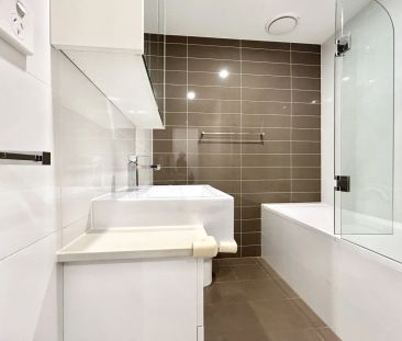 Ultra-modern two-bedroom apartment in central Burwood location - Photo 1