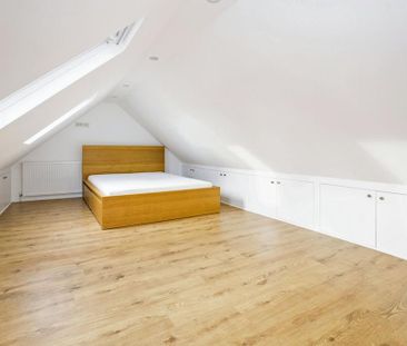 4 bedroom link detached house to rent - Photo 2