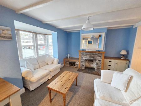 2 bedroom end of terrace house to rent - Photo 2