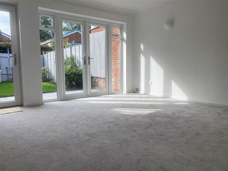 3 bedroom terraced house to rent - Photo 3