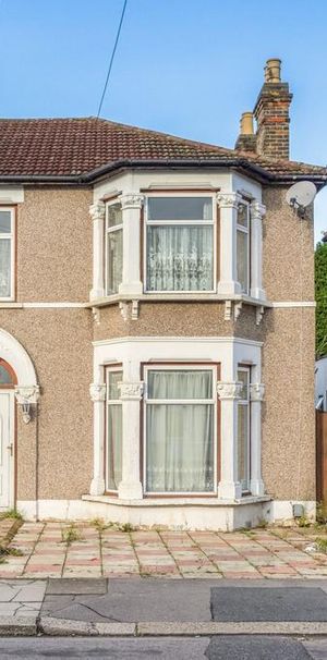 4 bedroom terraced house to rent - Photo 1