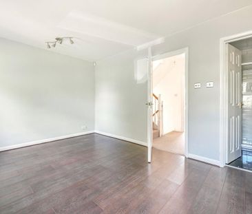 4 bedroom detached house to rent - Photo 2